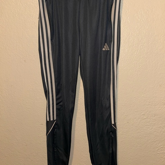 Bundle 2 pairs of adidas track pants - Picture 6 of 9
